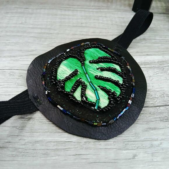 Embroidery Monstera Leaf Eye Patch, Adjustable Vision Ocular Costume Accessory - Picture 4 of 5